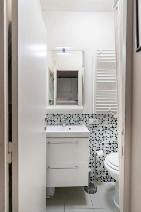 Station - City Center Studio Flat *